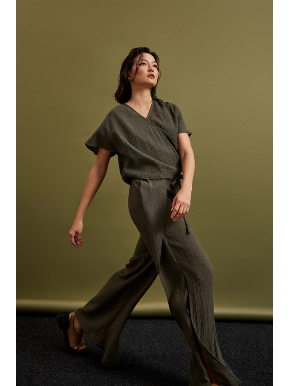 Moodo Košeľa so V-výstrihom a krátkymi rukávmi, olivová Moodo