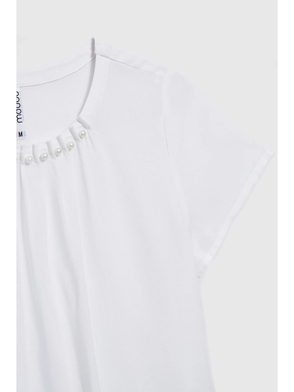 Moodo Biela košeľa zdobená korálkami na výstrihu Moodo