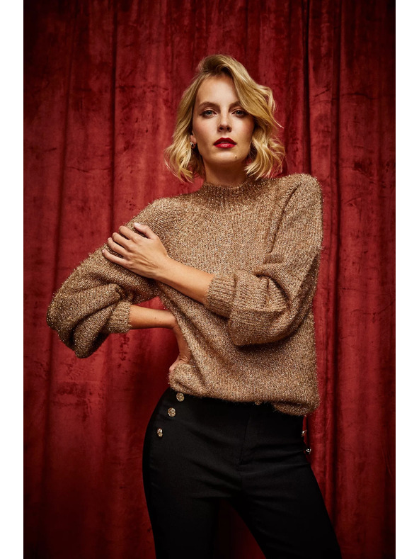 Moodo Sveter so stojačkou zdobený metalickou niťou béžový Moodo