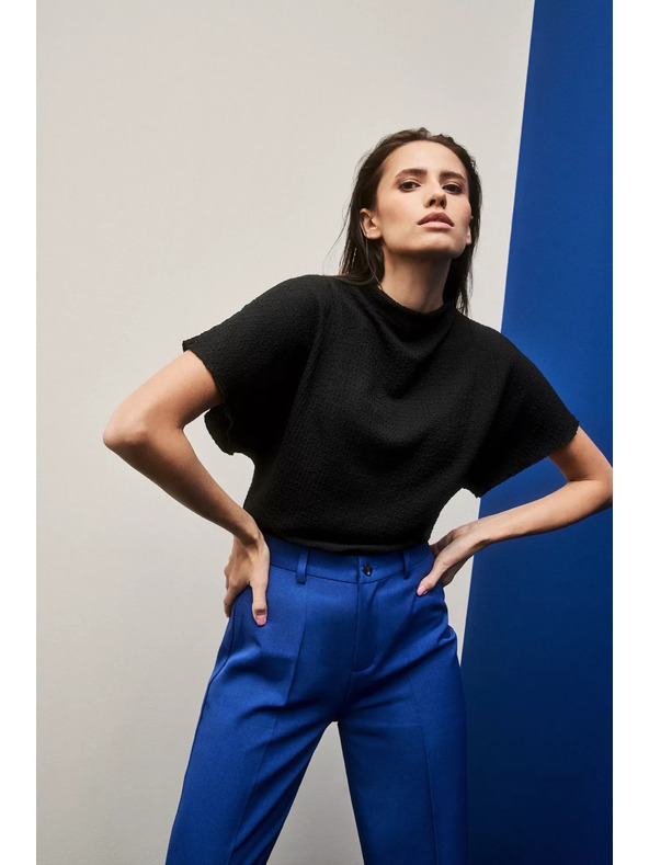 Moodo Elegantná čierna blúzka so širokými rukávmi Moodo