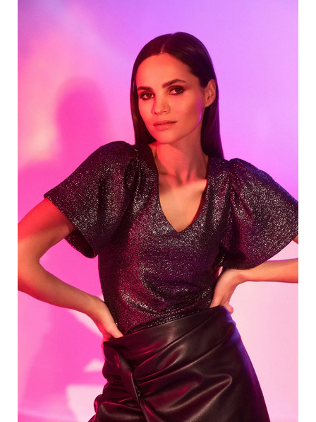 Moodo Blúzka s výstrihom do véčka a nadýchané krátke rukávy čierna Moodo