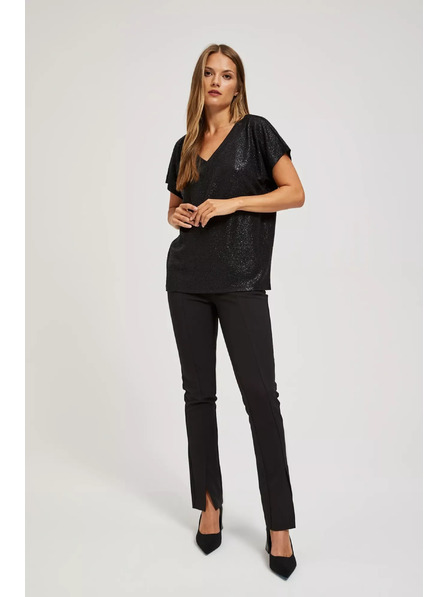 Moodo Elegantná čierna blúzka s výstrihom do V z lesklého materiálu Moodo