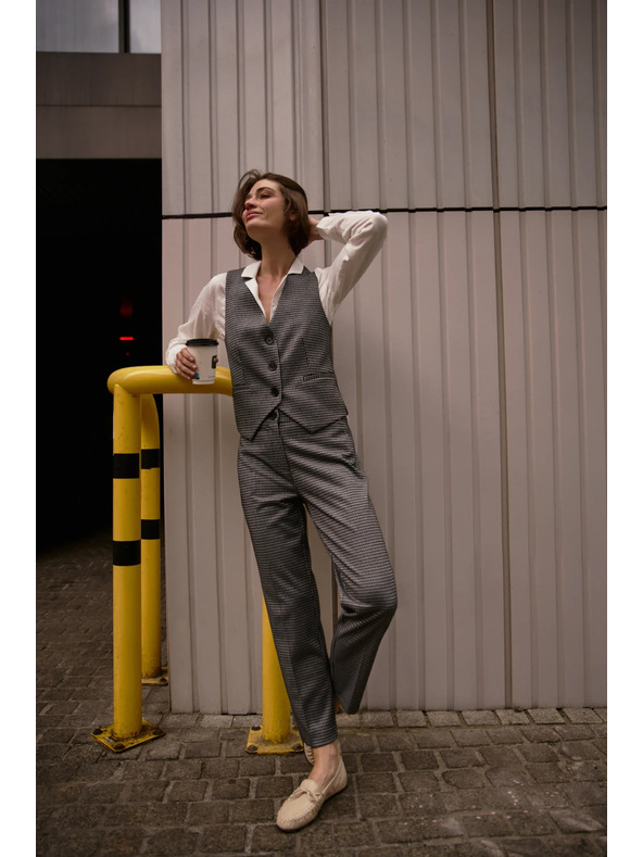 Moodo Elegantná vesta šedá Moodo