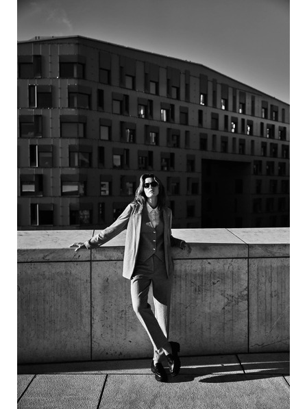 Moodo Sako so zodvihnutými rukávmi šedé Moodo