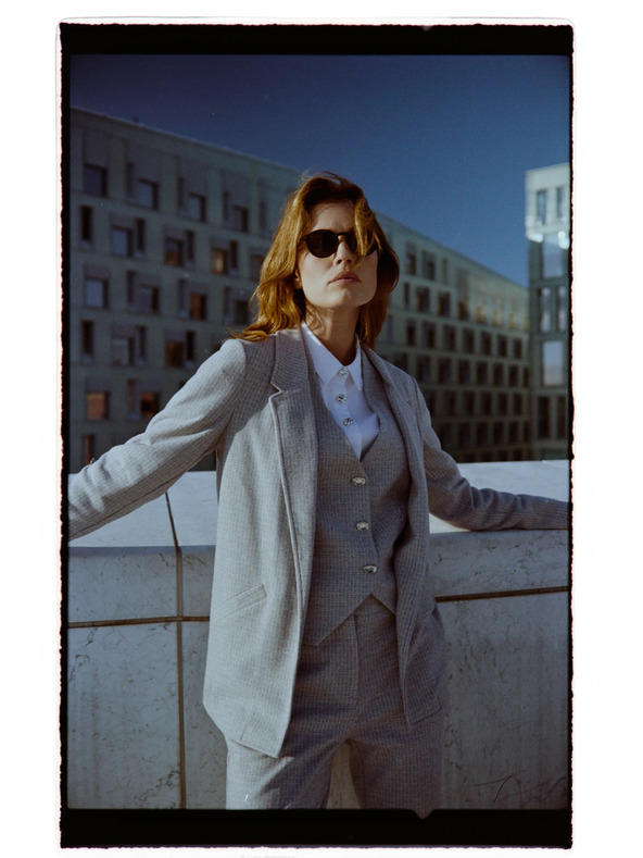 Moodo Sako so zodvihnutými rukávmi šedé Moodo