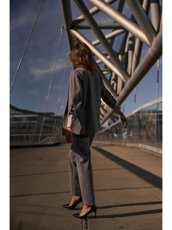 Moodo Sako so zodvihnutými rukávmi šedé Moodo