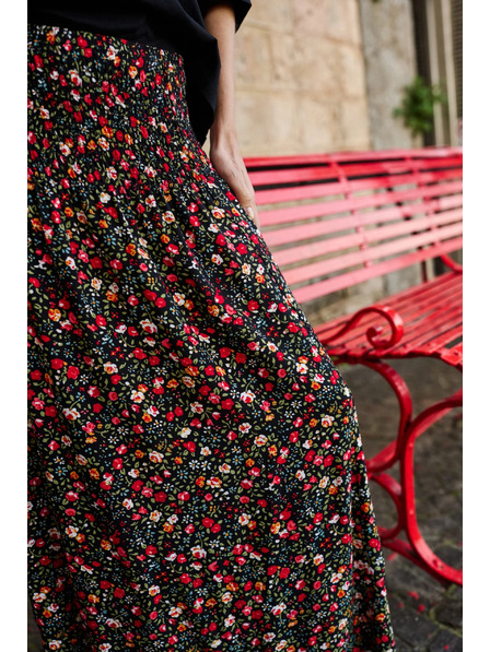 Moodo Midi sukňa s kvetinovým vzorom čierna Moodo