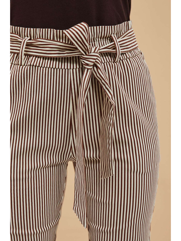 Moodo Pruhované nohavice s opaskom v páse Moodo