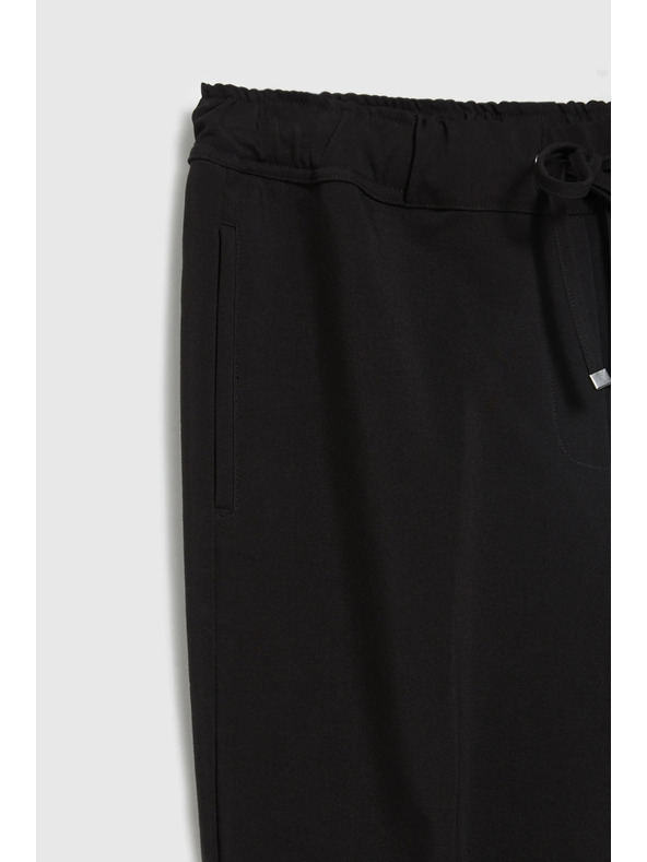 Moodo Čierne nohavice so štruktúrou a rovnými nohavicami Moodo