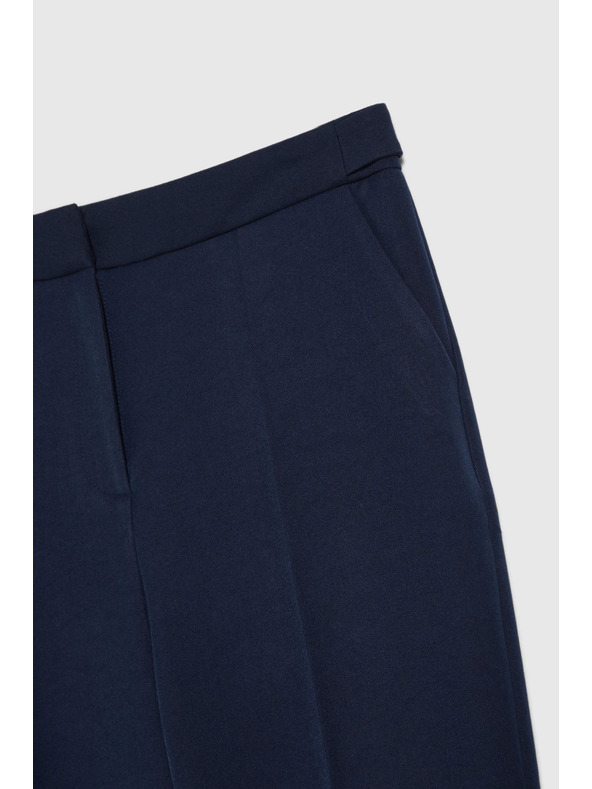 Moodo Tmavo modré nohavice s rovnými nohavicami v klase Moodo