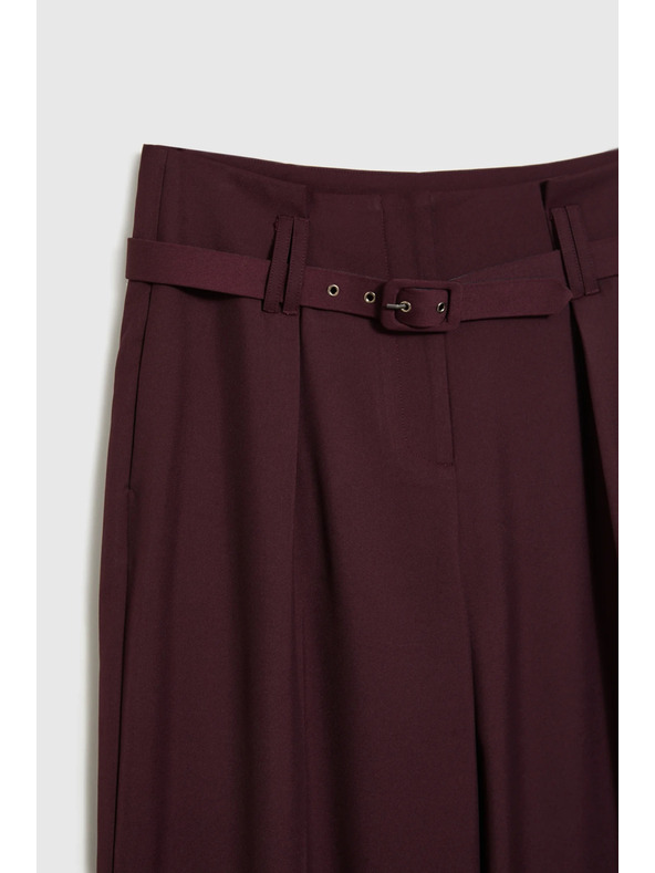 Moodo Vínové nohavice so štruktúrou a páskom Moodo