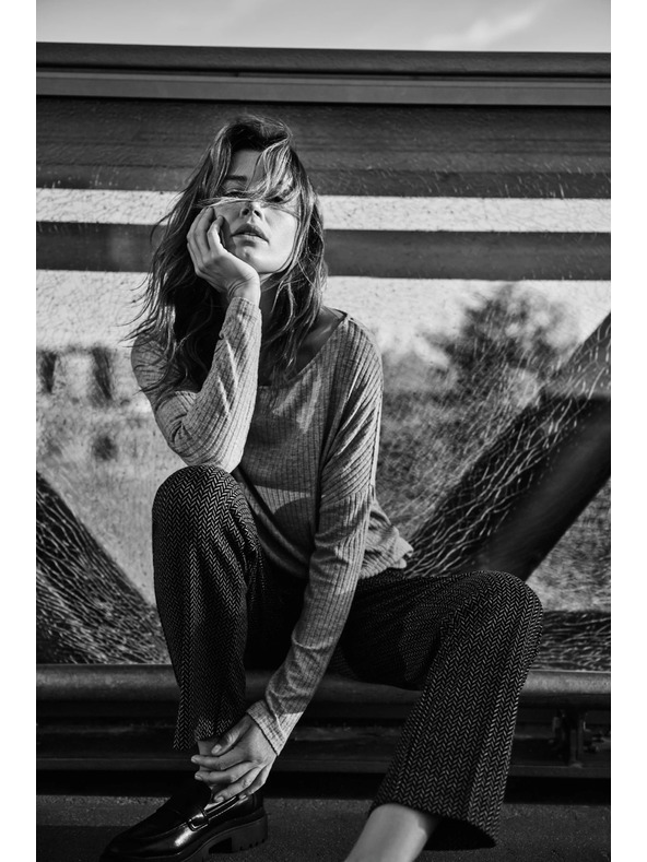 Moodo Grafitové nohavice so vzorom rybej kosti Moodo