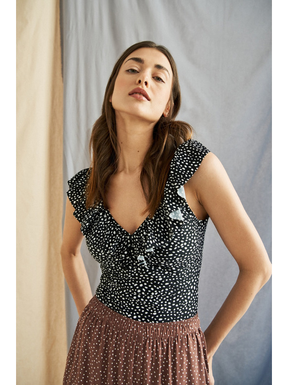 Moodo Jednodielne plavky s ozdobným výstrihom čierne Moodo