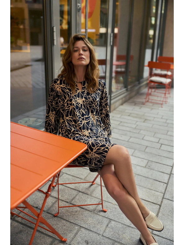 Moodo Tmavo modré kvetinové šaty Moodo