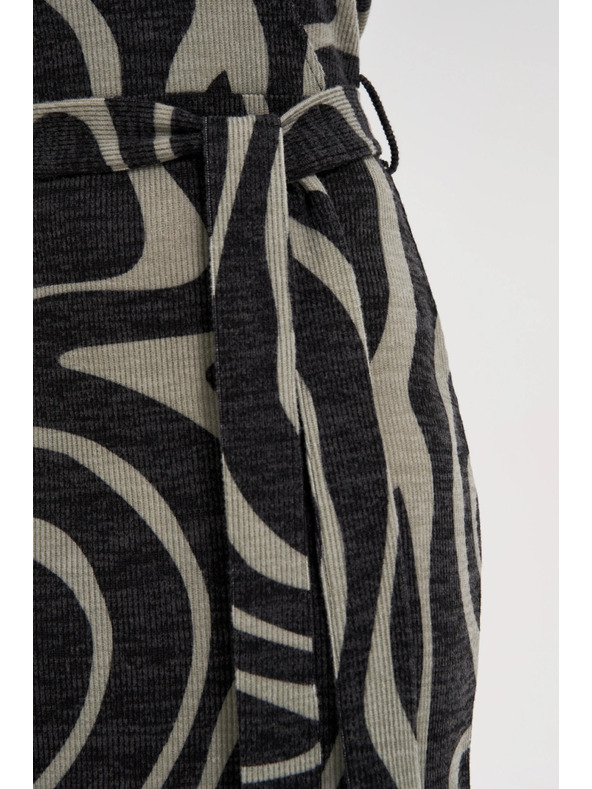 Moodo Priliehavé šedé šaty Moodo