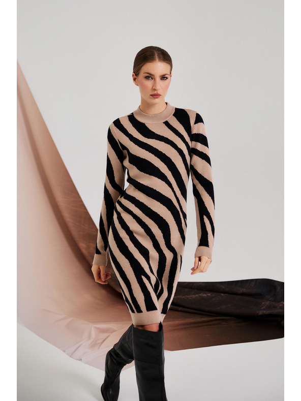 Moodo Priliehavé béžové šaty Moodo