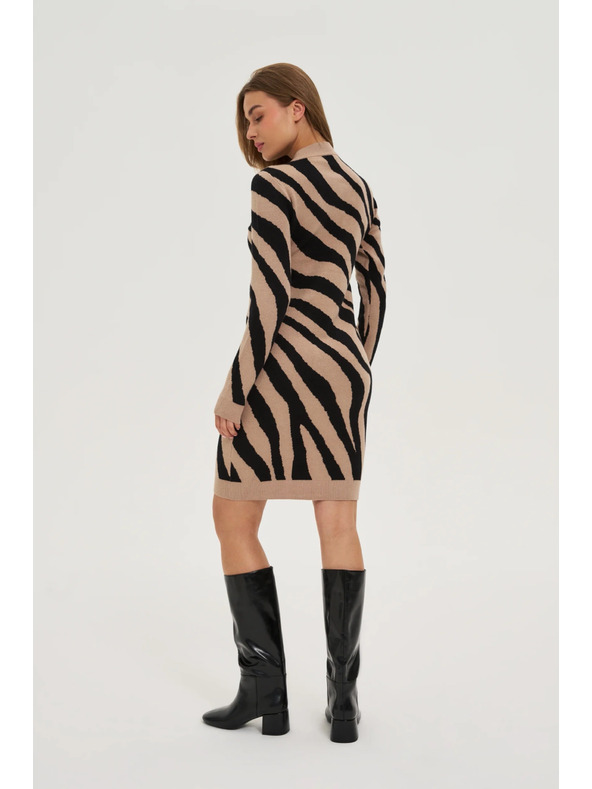 Moodo Priliehavé béžové šaty Moodo