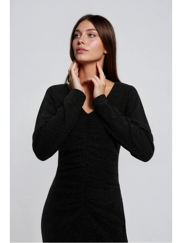 Moodo Priliehavé čierne šaty Moodo