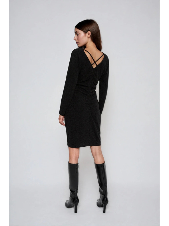 Moodo Priliehavé čierne šaty Moodo