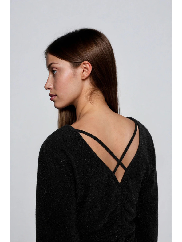 Moodo Priliehavé čierne šaty Moodo