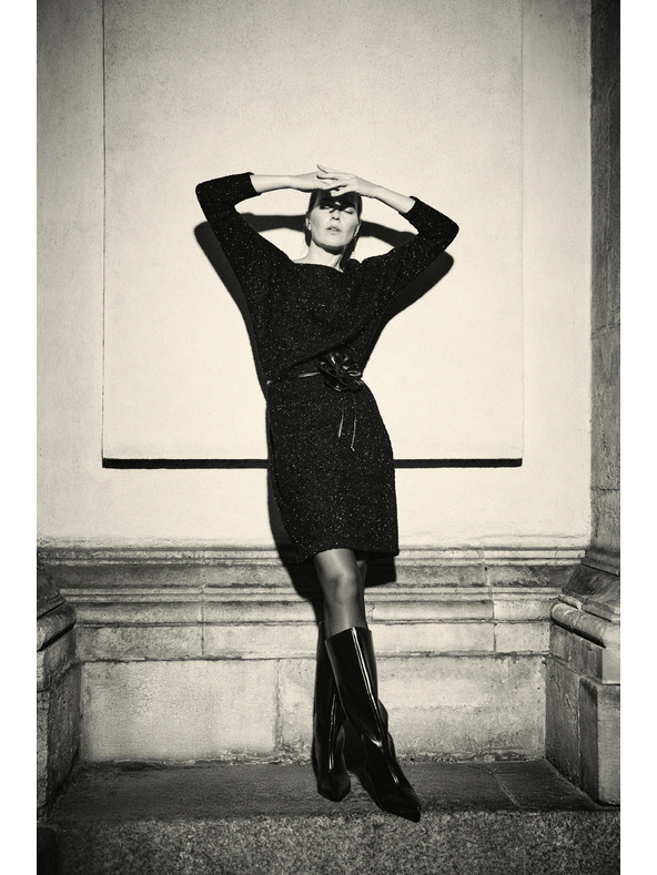 Moodo Čierne šaty zdobené trblietavou niťou Moodo