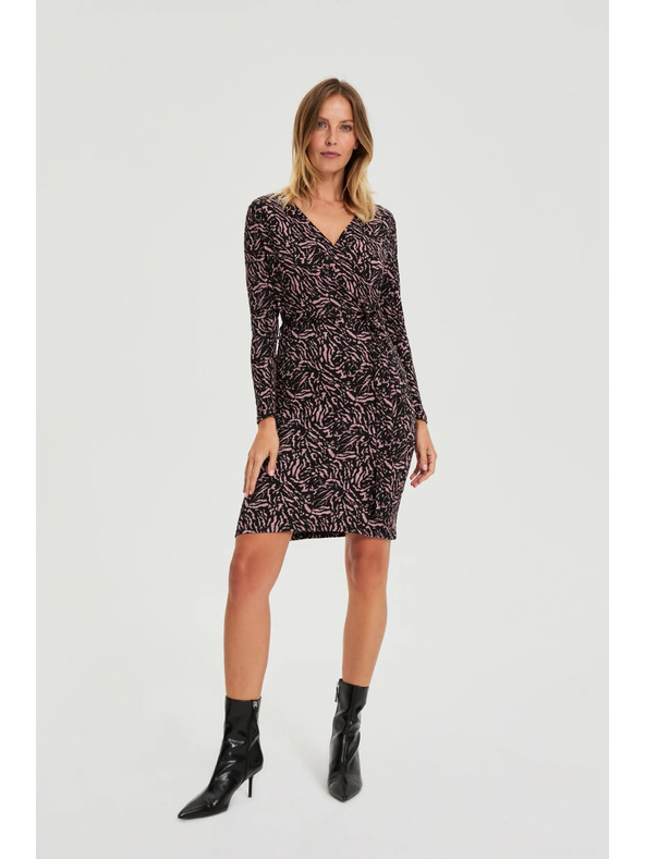 Moodo Priliehavé čierne šaty Moodo