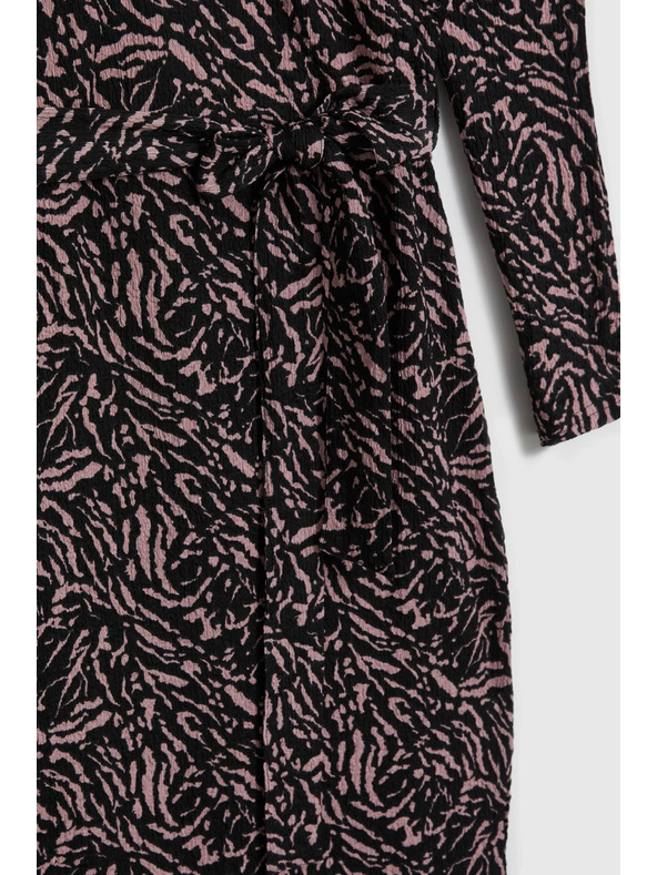Moodo Priliehavé čierne šaty Moodo