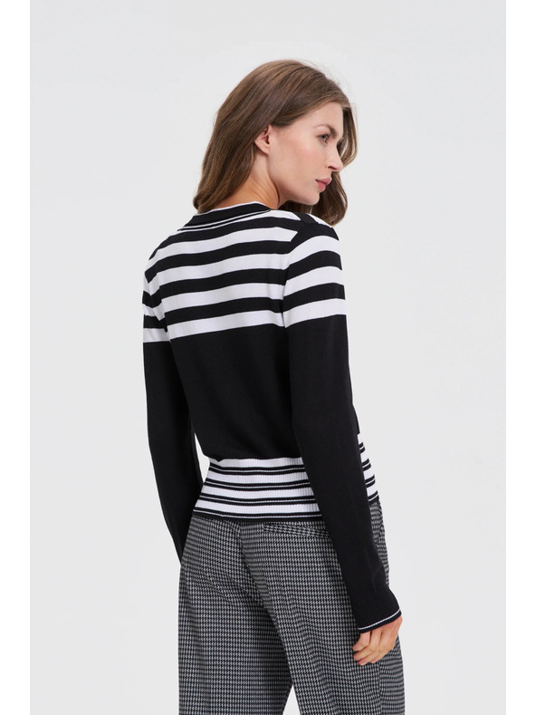 Moodo Sveter s ozdobnými gombíkmi čierny Moodo