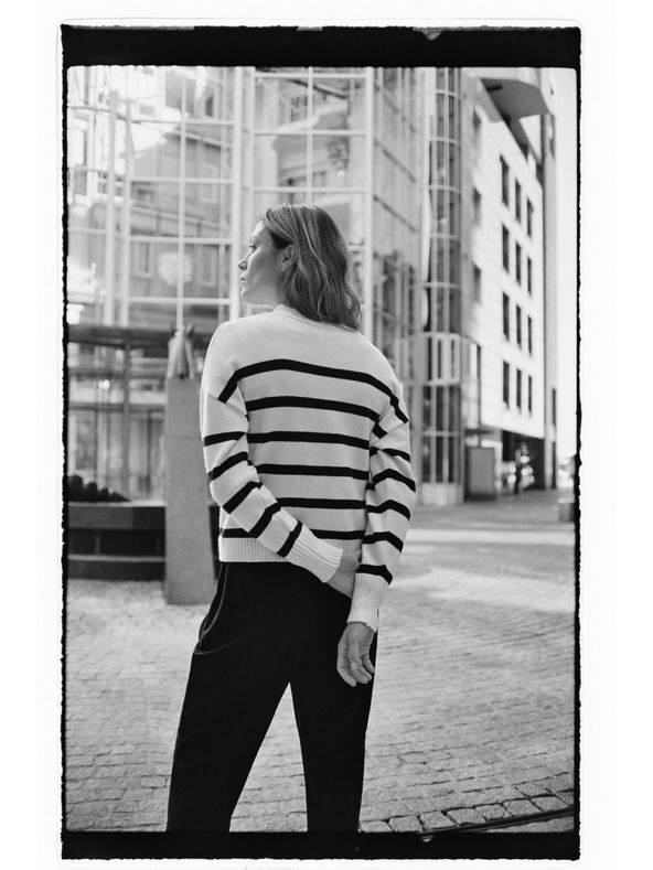 Moodo Pruhovaný kardigán ecru Moodo