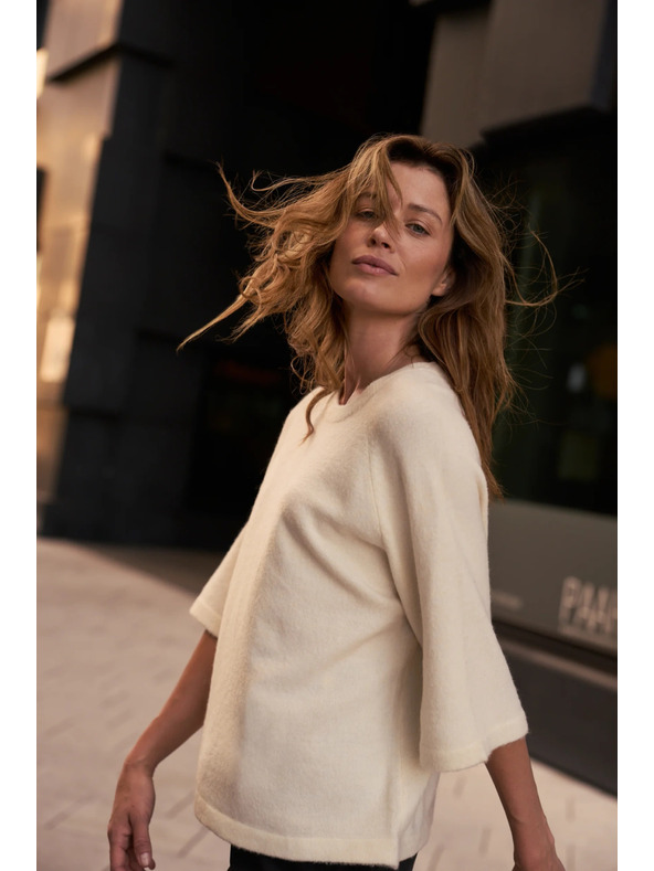 Moodo Béžový sveter s krátkymi rukávmi Moodo