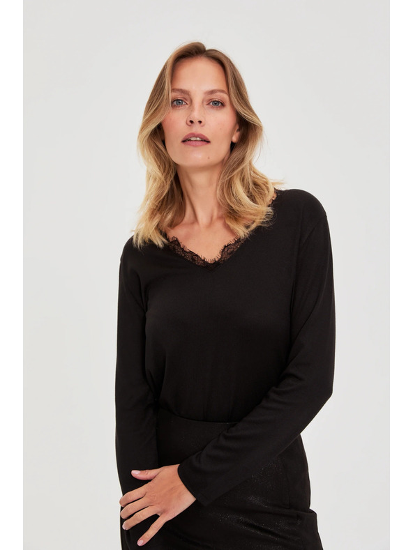 Moodo Sveter s čipkovaným výstrihom čierny Moodo