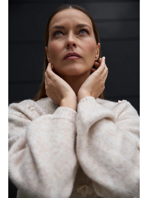 Moodo Béžový sveter s aplikáciou Moodo