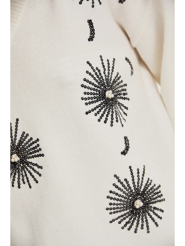 Moodo Biely sveter s flitrami Moodo