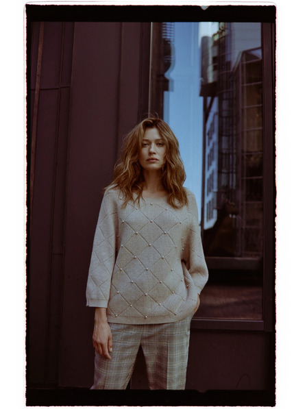 Moodo Béžový sveter zdobený korálkami Moodo