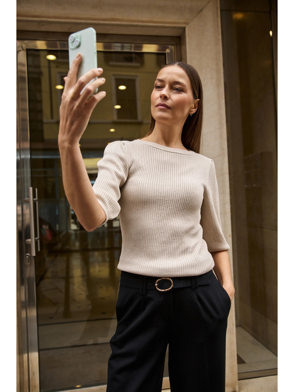 Moodo Rebrovaný sveter s nadýchanými rukávmi béžový Moodo