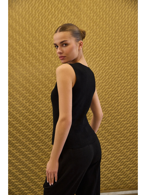 Moodo Pletená čierna vesta Moodo