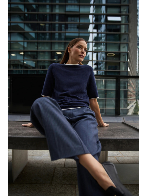 Moodo Tmavo modrý sveter s krátkymi rukávmi Moodo