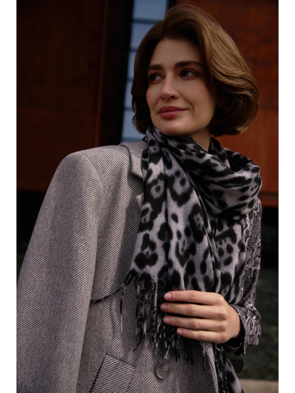 Moodo Šál v leopardím vzore sivý Moodo