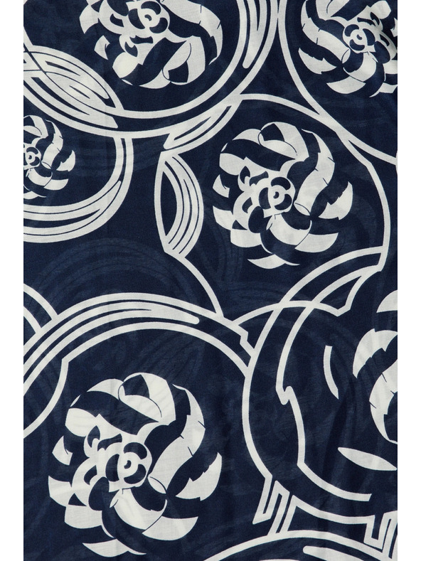 Moodo Šála s kvetinovým vzorom tmavomodrá Moodo