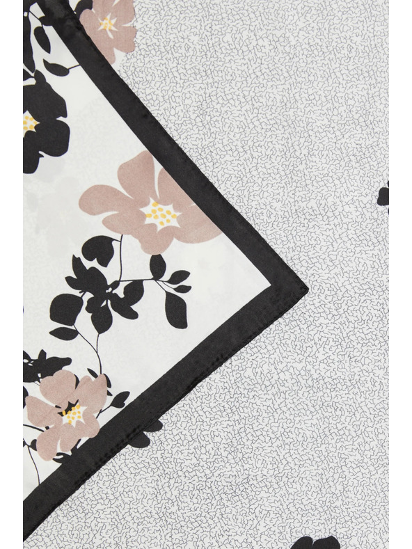 Moodo Šatka s kvetinovým vzorom čierna Moodo