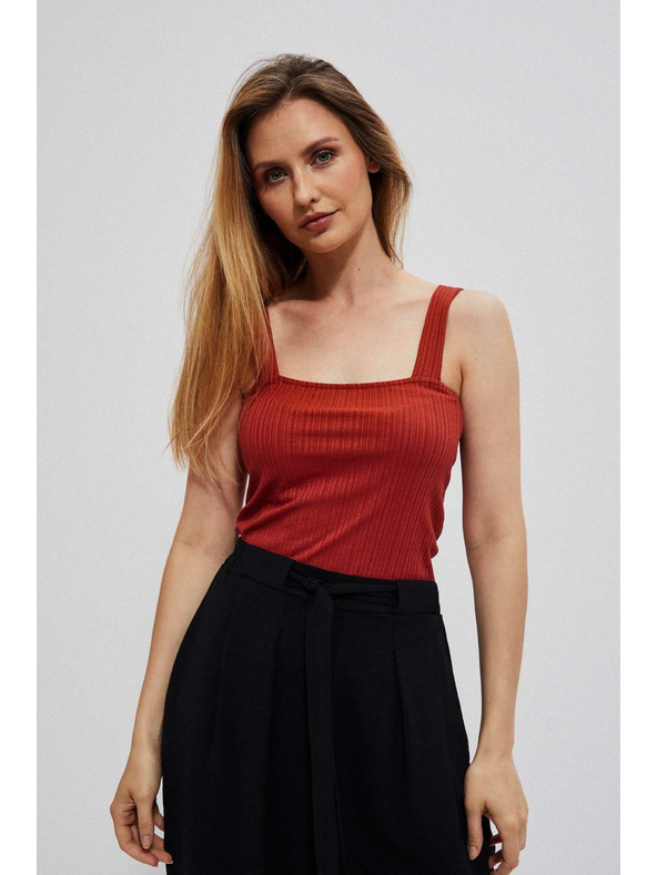 Moodo Žebrovaný top na širokých ramienka rubínový Moodo