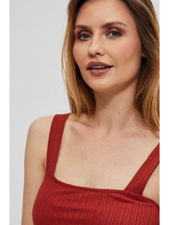 Moodo Žebrovaný top na širokých ramienka rubínový Moodo