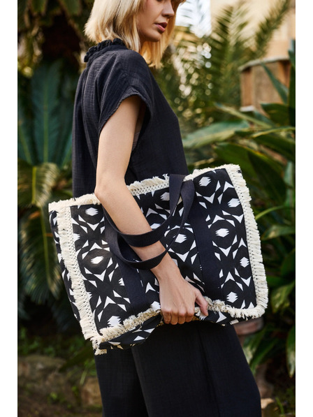 Moodo Veľká taška so strapcami čierna Moodo