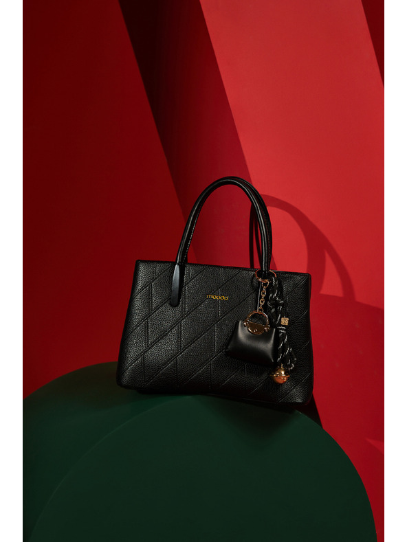 Moodo Čierna taška s príveskom Moodo