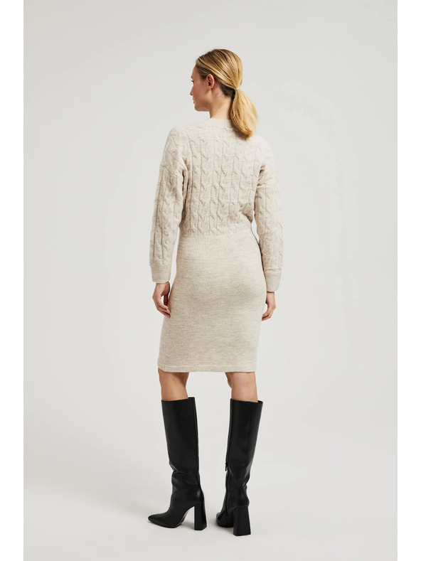 Moodo Pletené béžové šaty zdobené gombíkmi Moodo