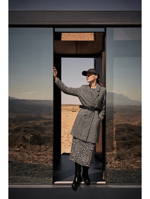 Moodo Kabát v jemnej rybej kosti čierny Moodo