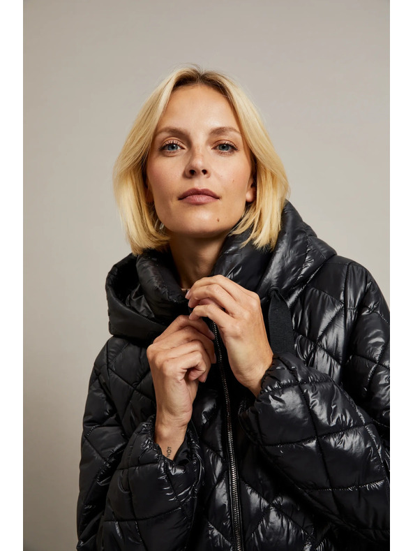 Moodo Krátka prešívaná bunda s kapucňou čierna Moodo