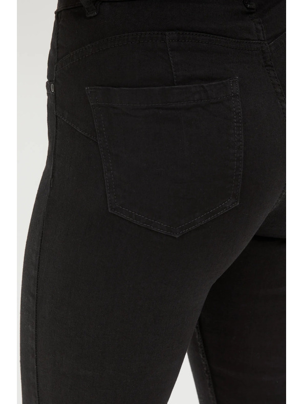 Moodo Hladké úzke čierne džínsy Moodo