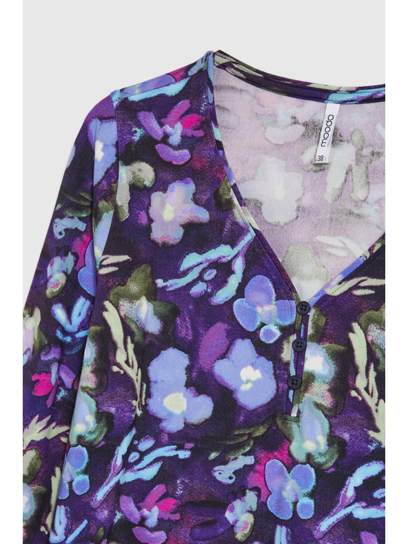 Moodo Tmavomodrá kvetovaná blúzka s V-výstrihom Moodo