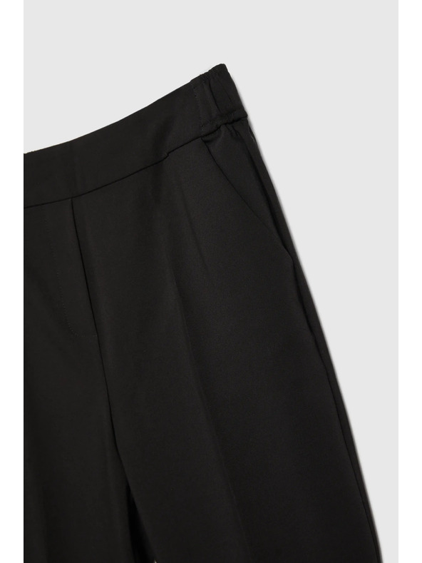Moodo Elegantné čierne nohavice do záhybu Moodo